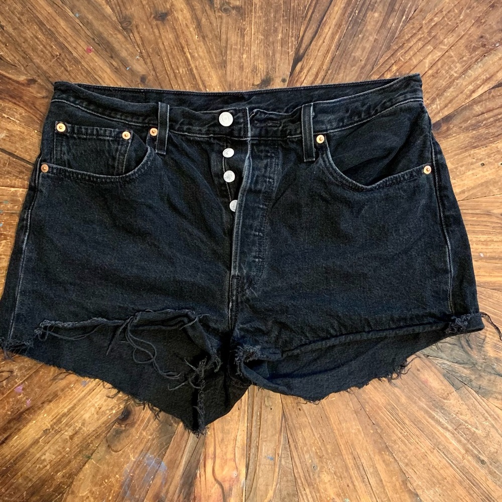 Levi’s 501 high waisted black jean shorts size 32